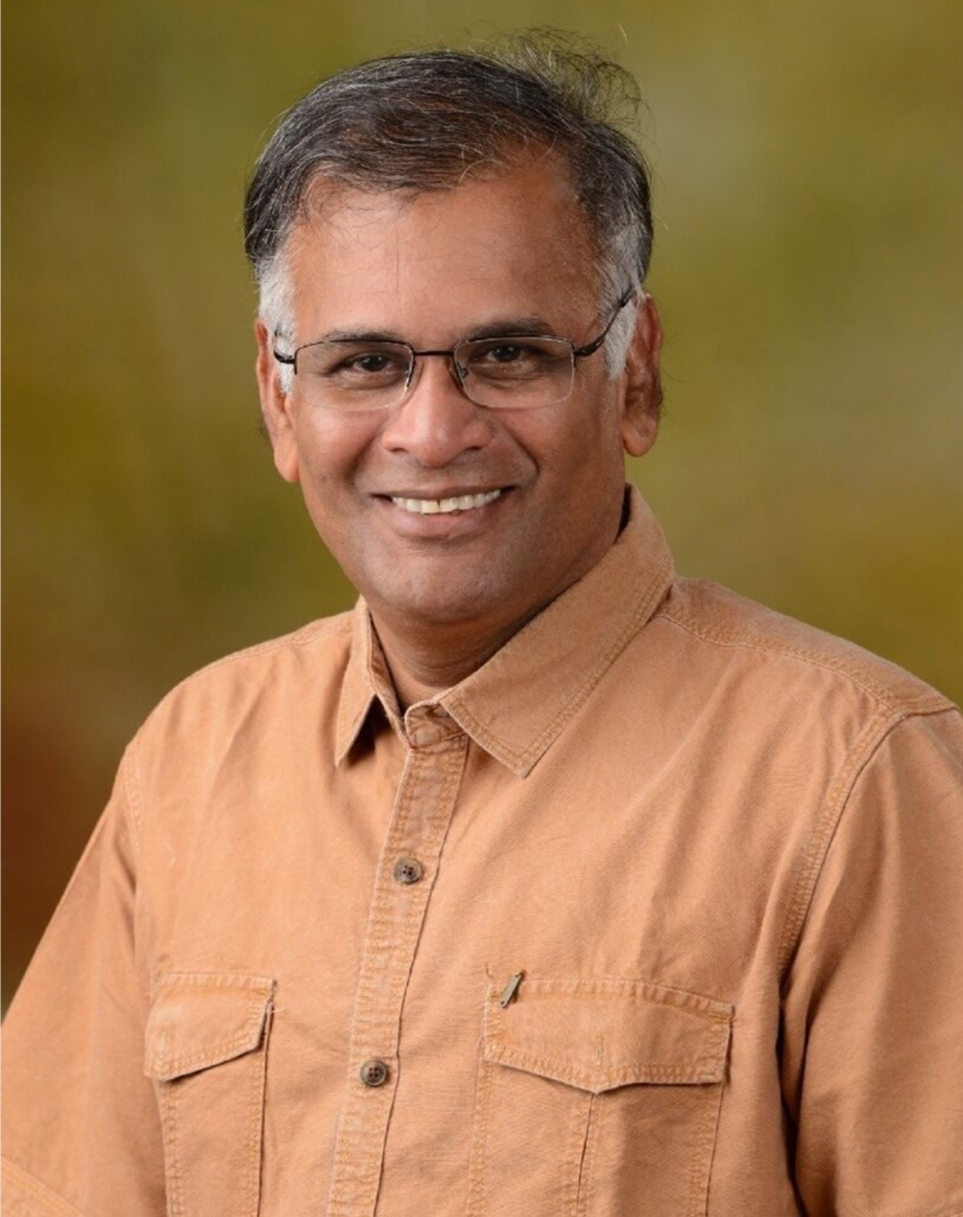 El autor indio B. Jeyamohan, autor de White Elephant.
